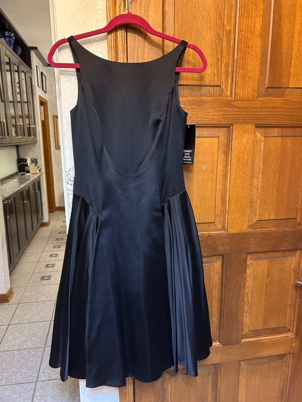 Carmen Marc Valvo Black Sleeveless Boatneck Fit-and-Flare Midi Dress